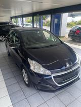 Peugeot 208 Access - Peugeot 208 in Köln