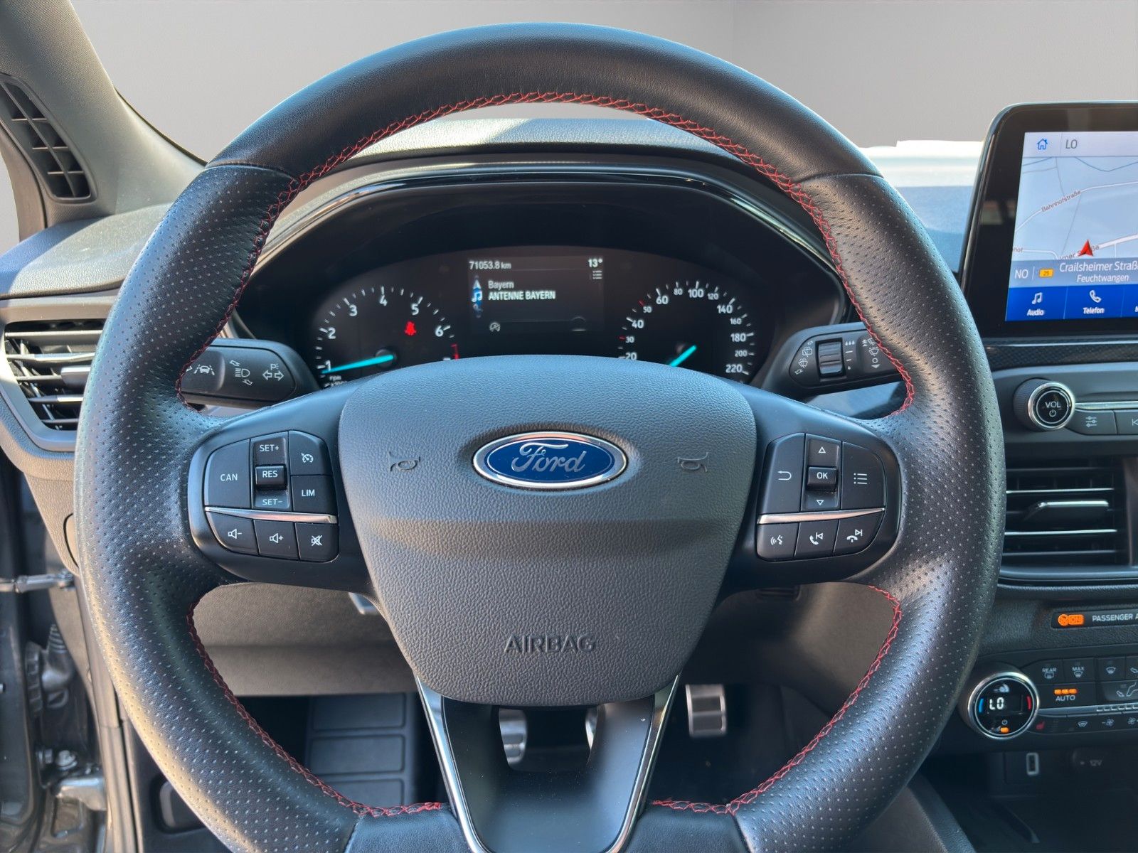 Fahrzeugabbildung Ford Focus Turnier ST-Line | LED | Winter