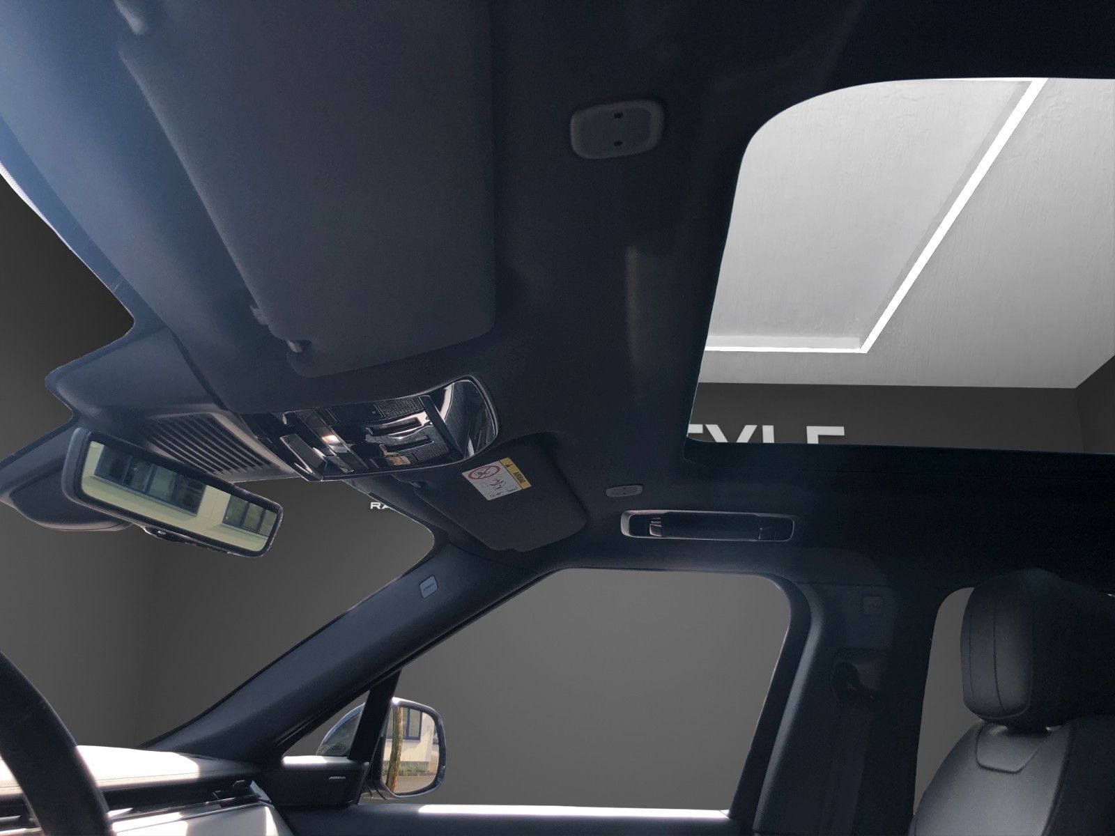 Fahrzeugabbildung Land Rover Range Rover Sport P440 Dynamic HSE Hybrid