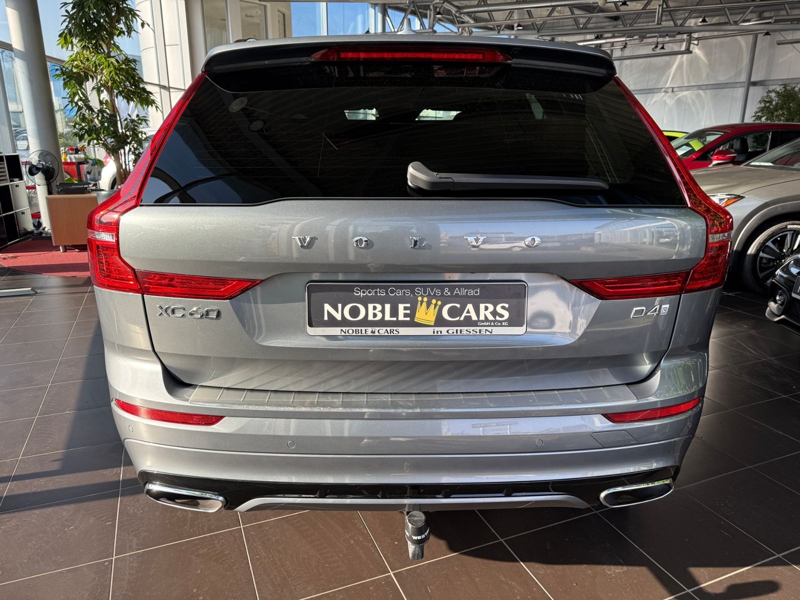 Fahrzeugabbildung Volvo XC60 R Design AHK H/K KAM LED