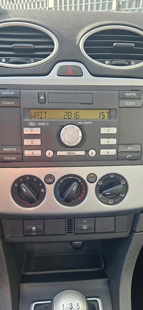 Ford Focus 2006 — photo 14