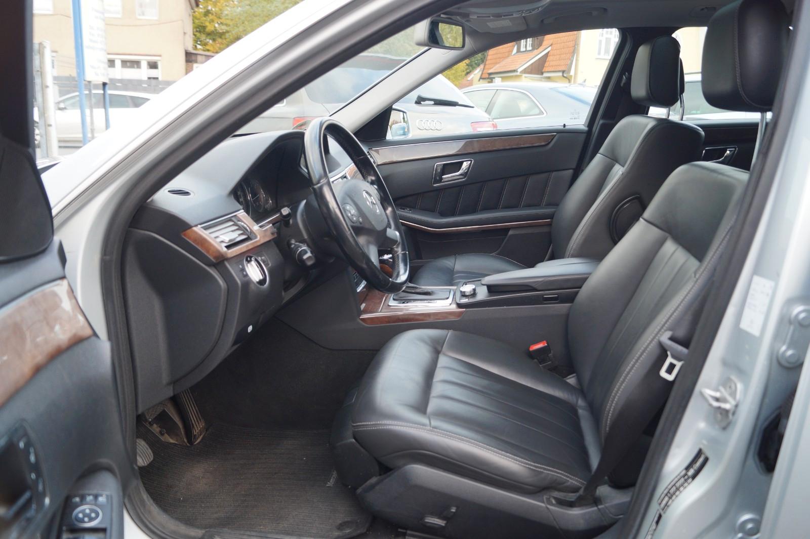 Mercedes-Benz E220 2011 — photo 10