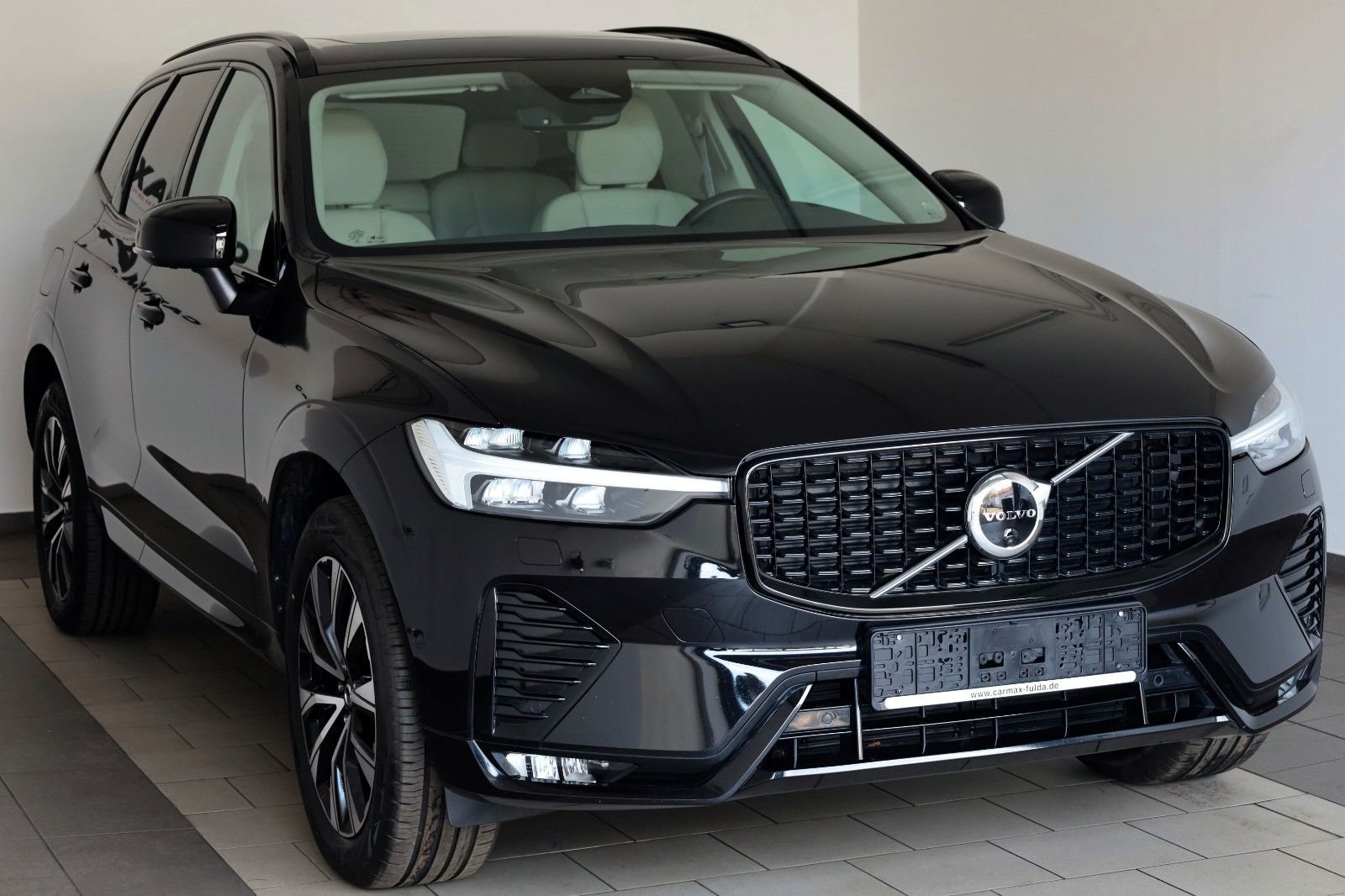 Fahrzeugabbildung Volvo XC60 AWD Plus Dark Leder,LED,Panorama,360° Cam