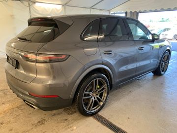 Porsche Cayenne - 6