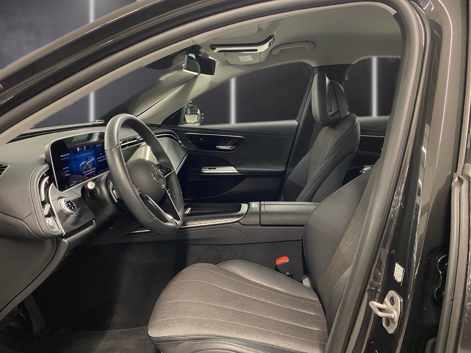 Fahrzeugabbildung Mercedes-Benz E 200 Avantgrade*Distronic*Totwi*LED*Ambien*Kam*