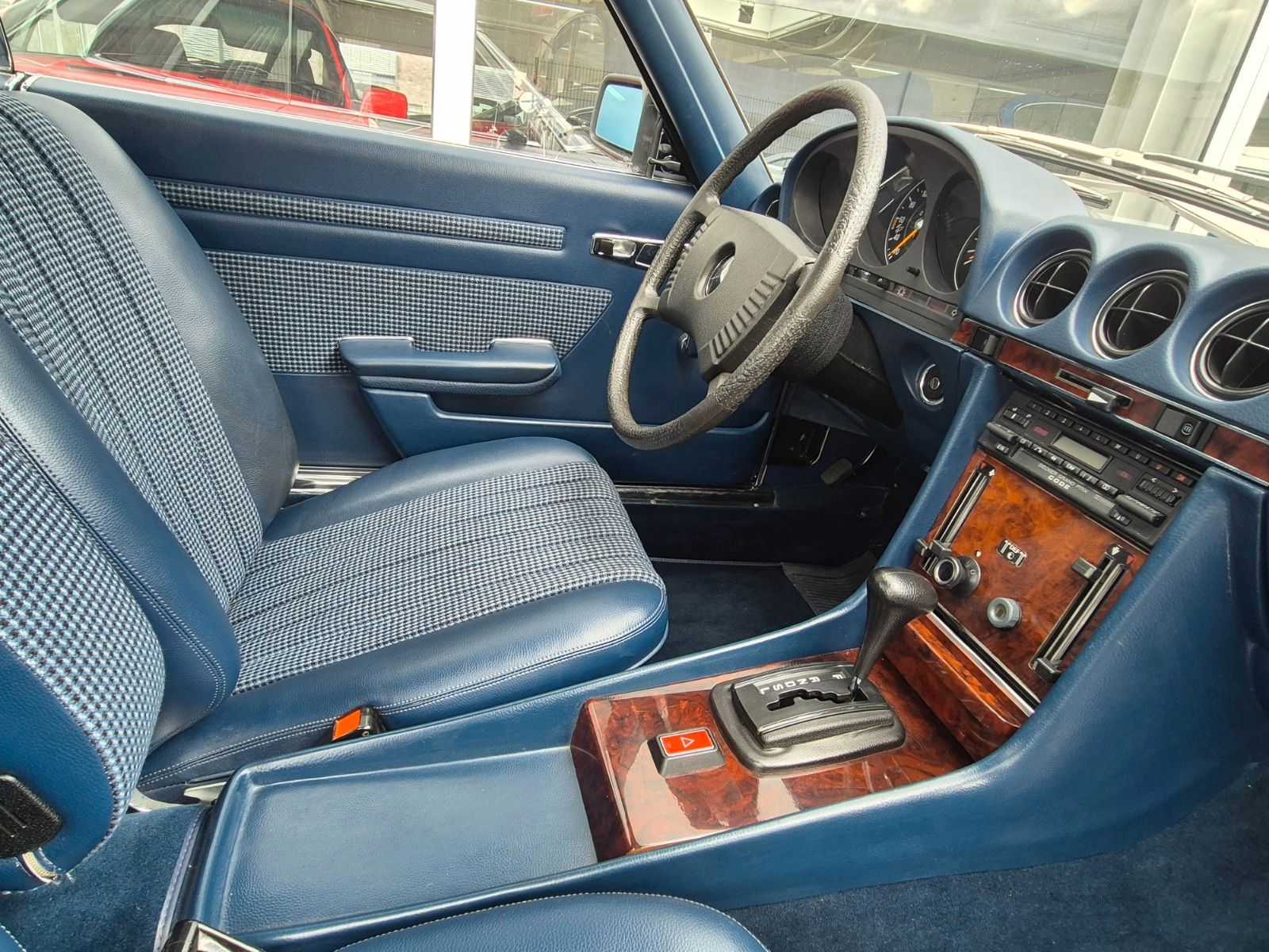 Fahrzeugabbildung Mercedes-Benz 450 SLC/1. Hand/Deutsch/Original 13.900 km!