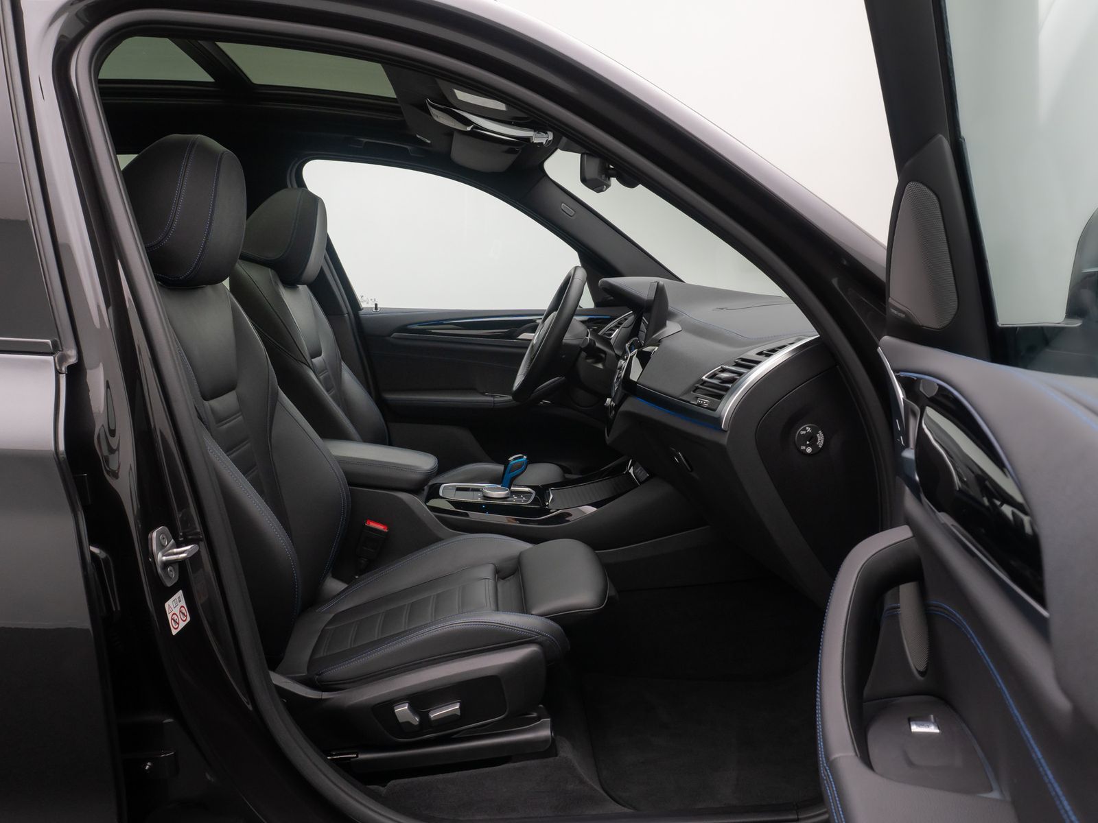 Fahrzeugabbildung BMW iX3 IMPRESSIVE 360° HUD H/K DAB Komfort Panorama