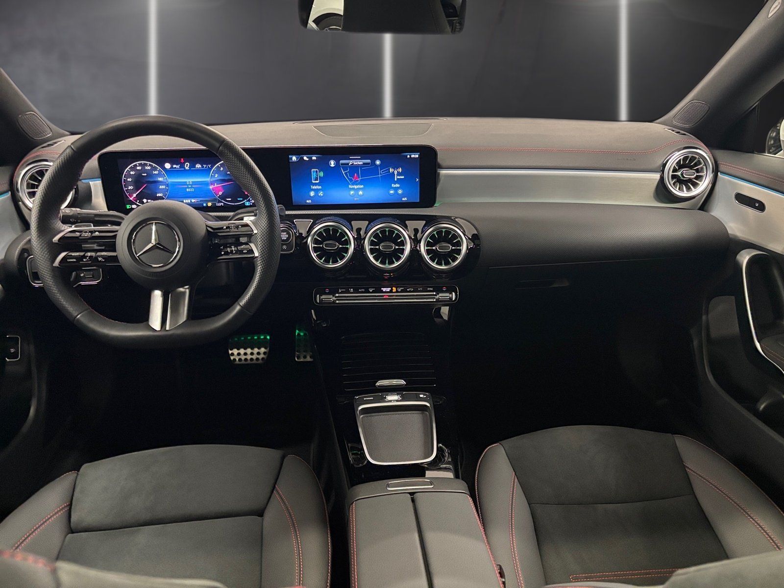 Fahrzeugabbildung Mercedes-Benz CLA 200 AMG Prem*Pano*Distro*MBeam*Totwi*CarPla*