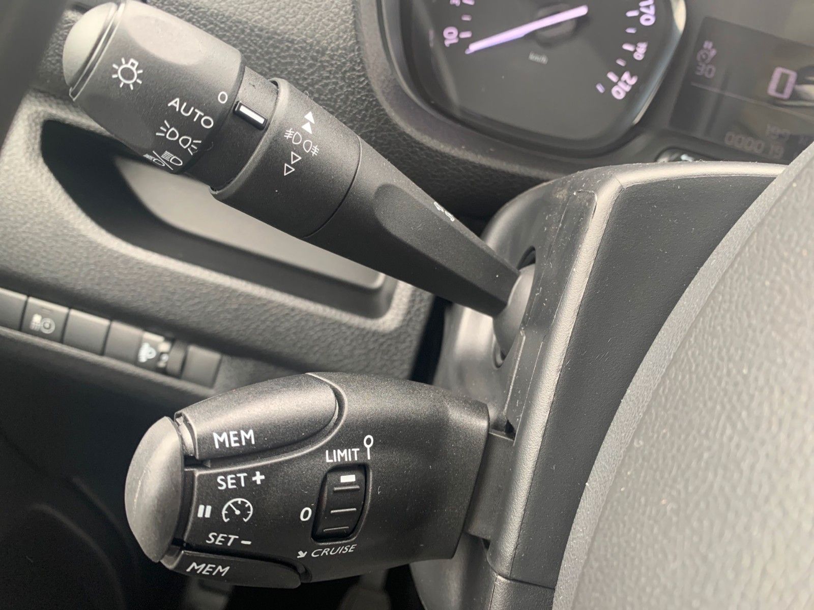 Fahrzeugabbildung Citroën Jumpy Kasten Lang Doppelkabine