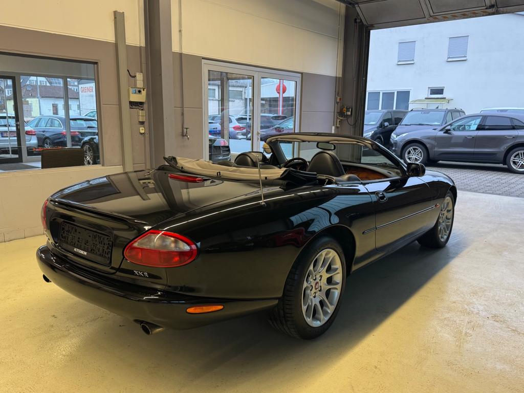 Jaguar XKR