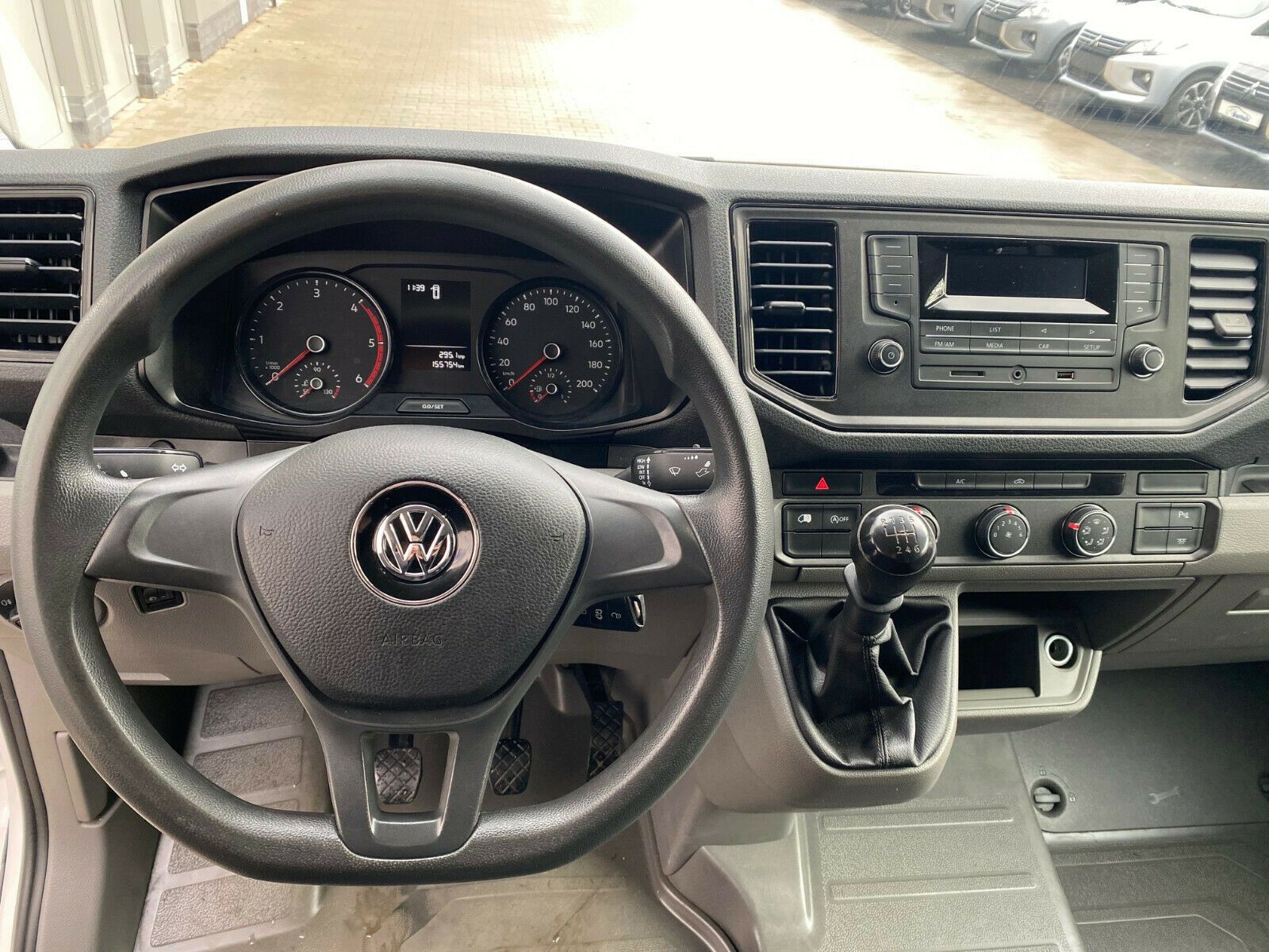 Fahrzeugabbildung Volkswagen Crafter Kasten Kasten 30 mittell. 2. Sitzer