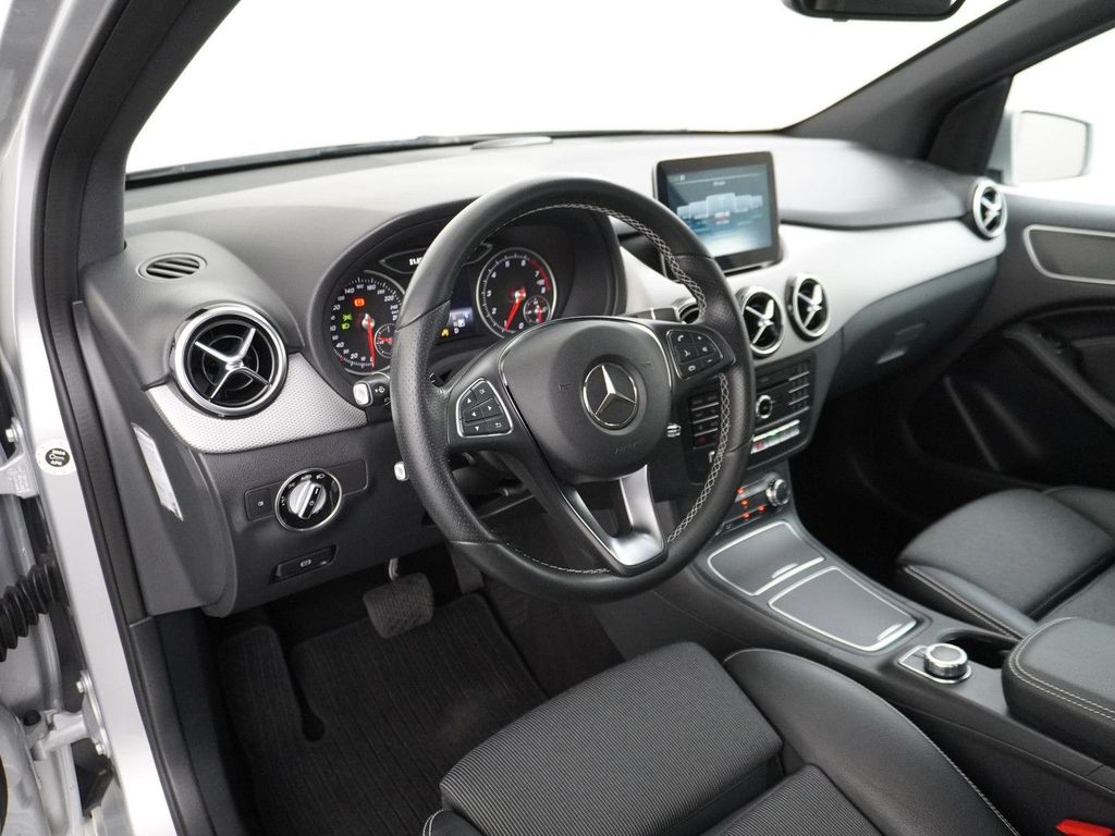 Mercedes-Benz B 180 Ambition Facelift Urban navi kamera AHK au