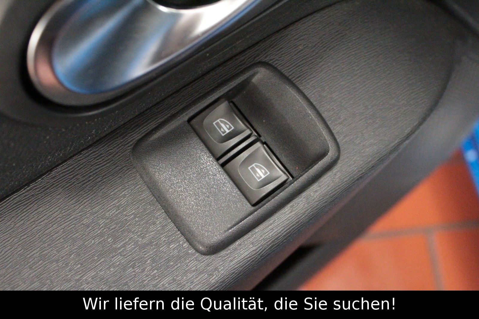 Fahrzeugabbildung Dacia Lodgy SCe 100 Stepway*7-Sitzer*Navi*