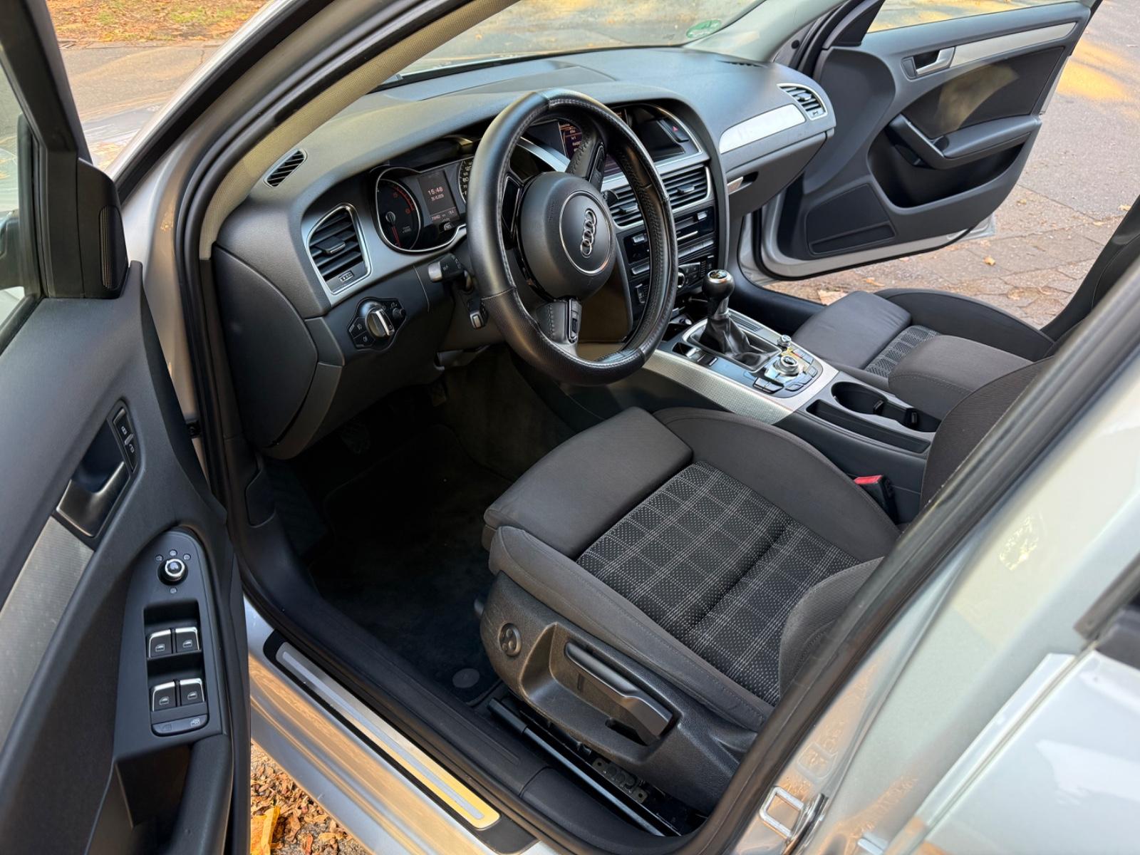 Audi A4 2012 — photo 5