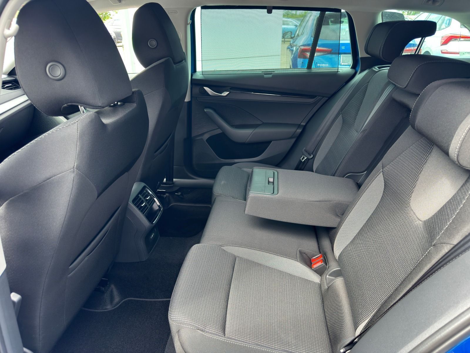 Fahrzeugabbildung SKODA Octavia Combi 1.5 TSI DSG*AHK*RFK*NAVI*eHeck