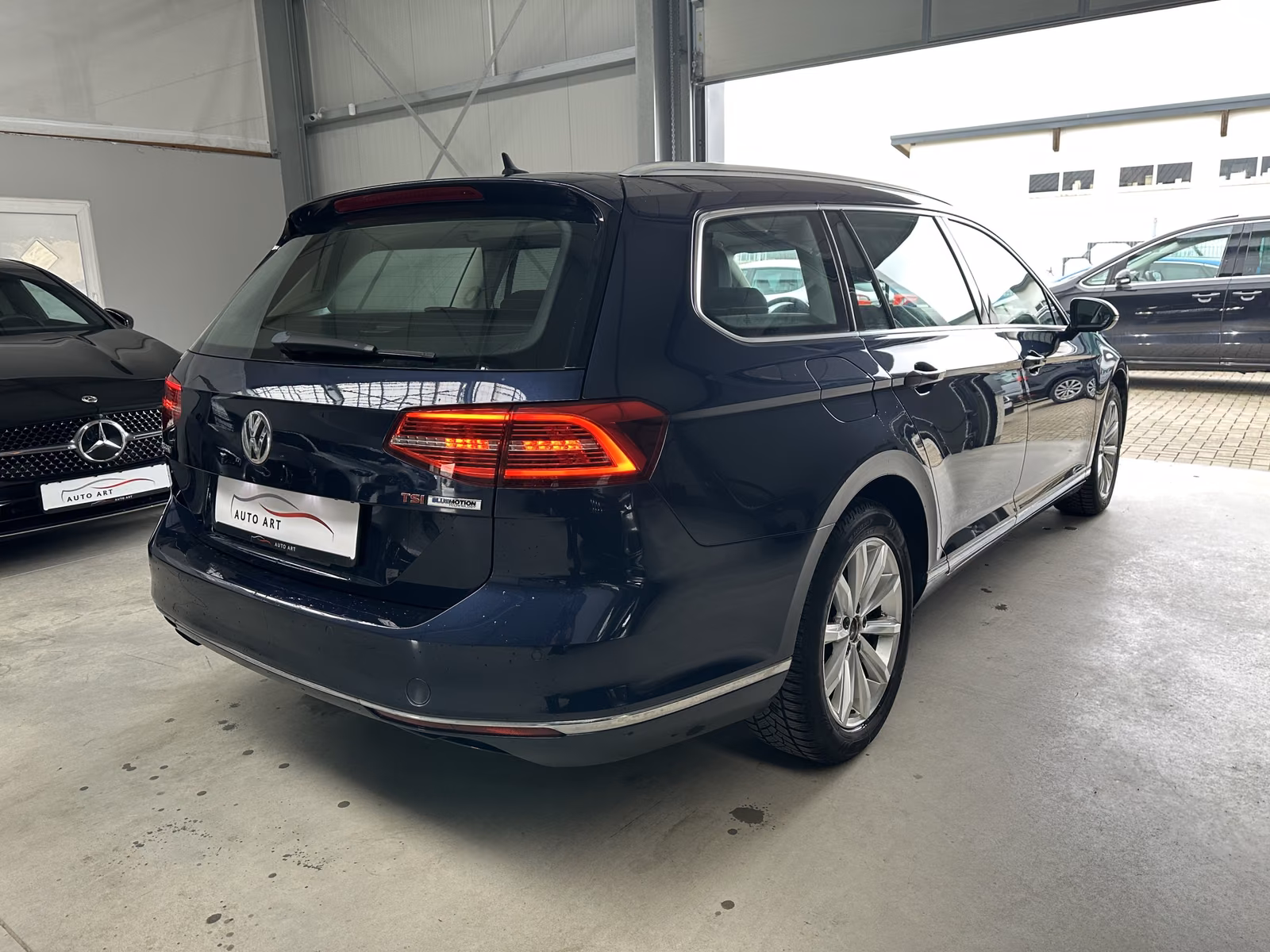 Volkswagen Passat Highline Pano AHK SHZ Navi ACC