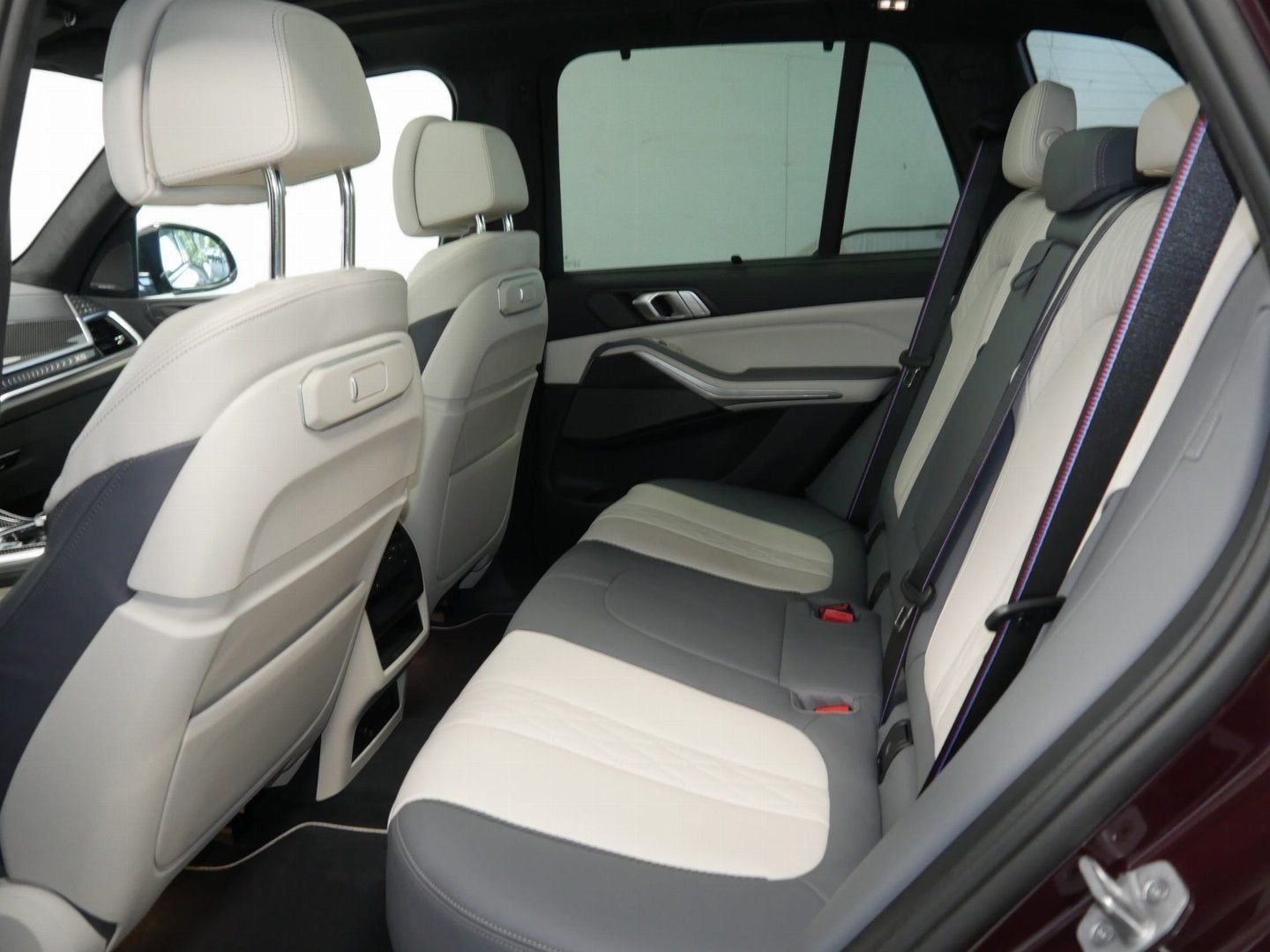 Fahrzeugabbildung BMW X5 xDrive40d 2-Achs Luftfederung, M Sportpaket p