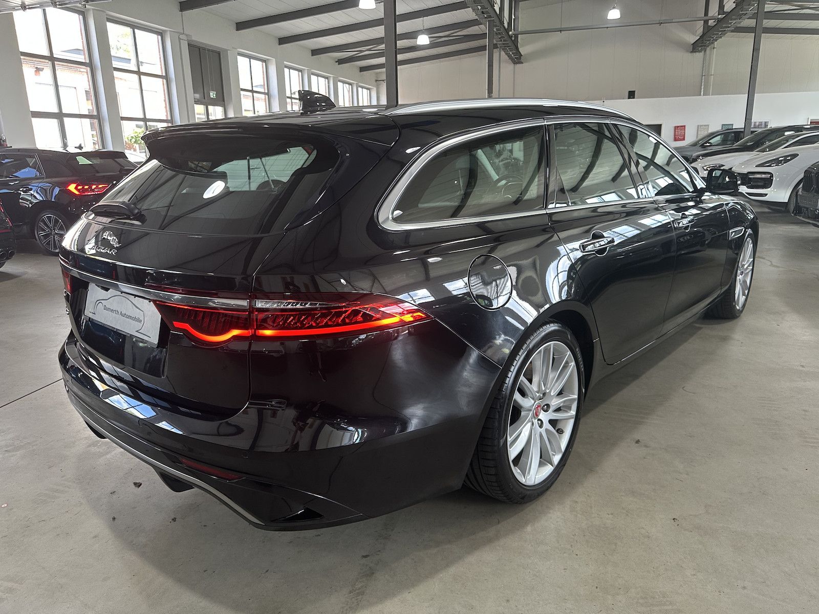 Fahrzeugabbildung Jaguar XF D200 SE Sportbrake/Facelift/Leder/AHK/
