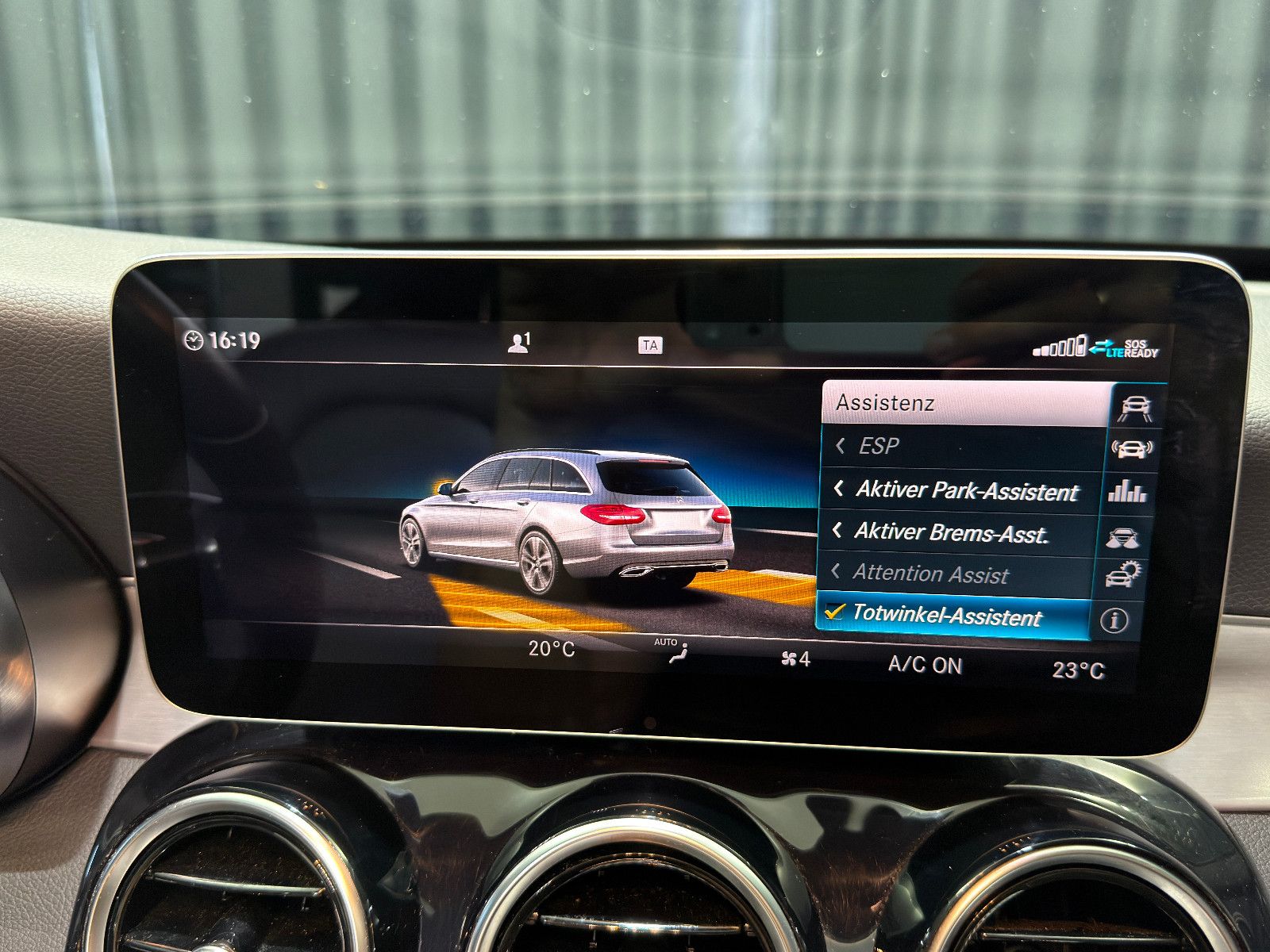 Fahrzeugabbildung Mercedes-Benz C 220d T 4Matic|AMG-LINE|PANORAMA|LED|NAVI|LEDER
