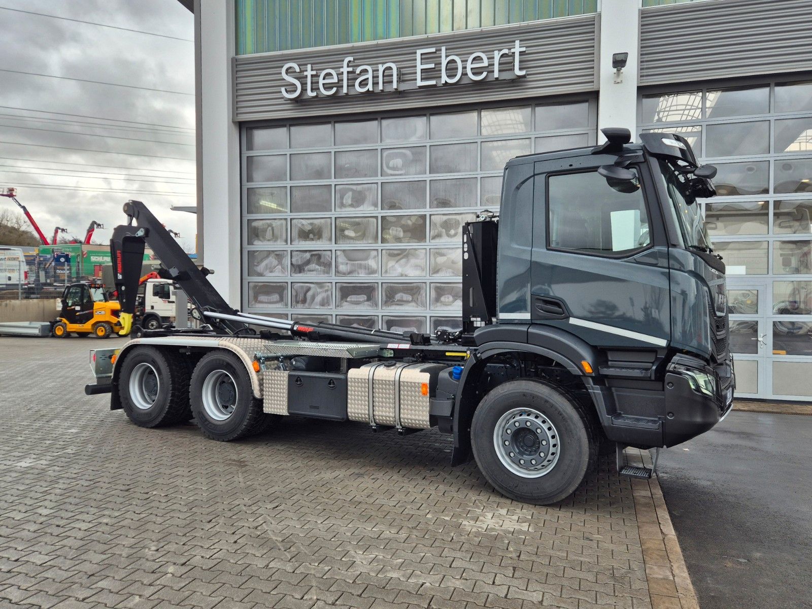 Fahrzeugabbildung Iveco AD300X54Z/P HR 6x4 Abrollkipper