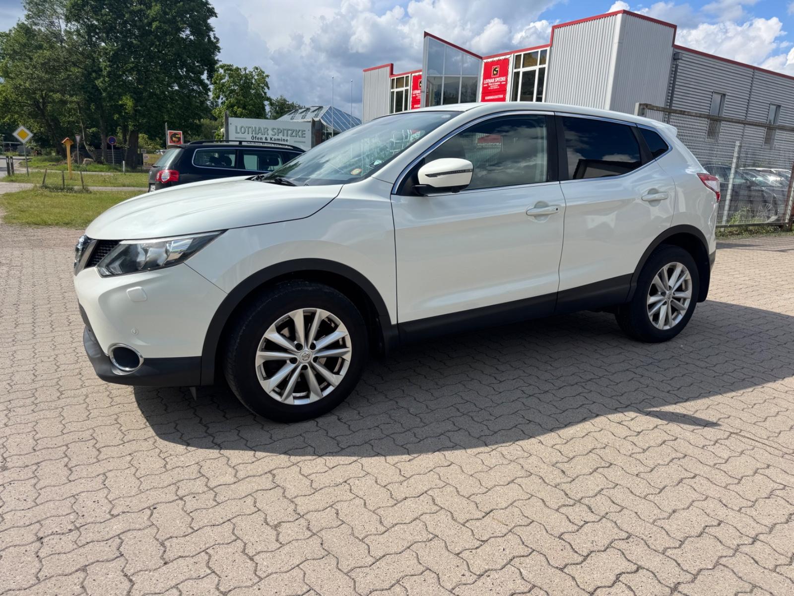 Nissan Qashqai 1.2 Auto N-Connecta *360+Xenon+Navi+8xR*