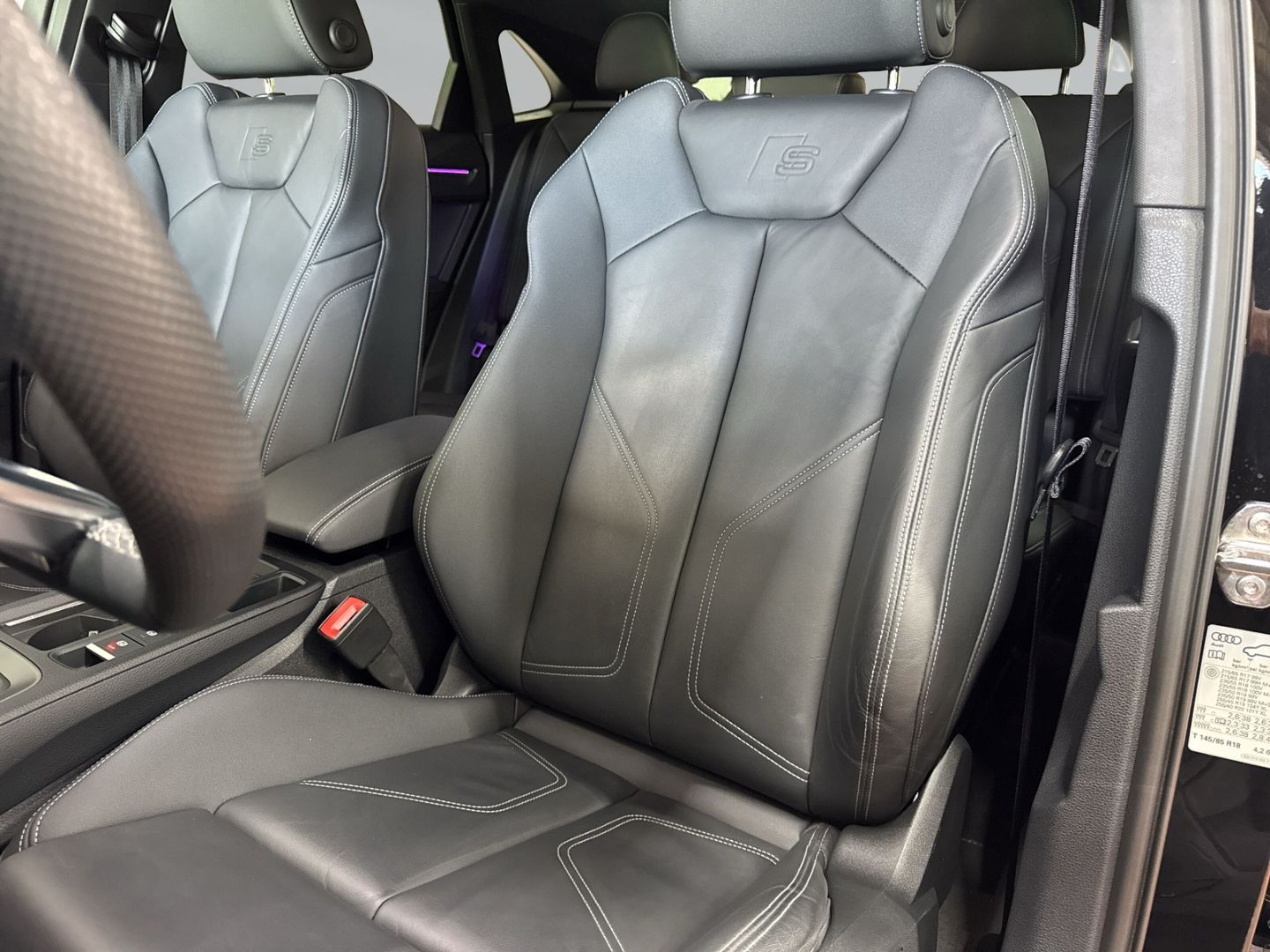 Audi Q3 Sportback 40 TDI S line qu tro Kamera+Pano foto 9