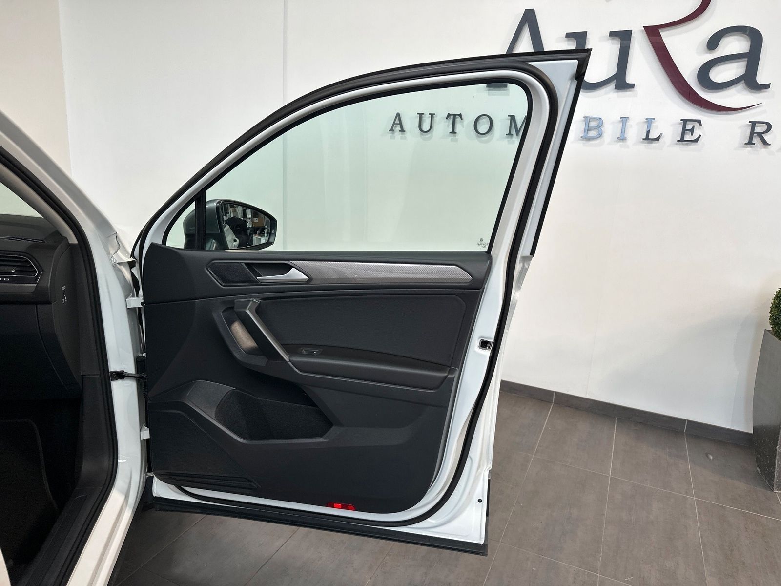 Fahrzeugabbildung Volkswagen Tiguan Allspace 2.0 TDI DSG Life NAV+LED+AHK