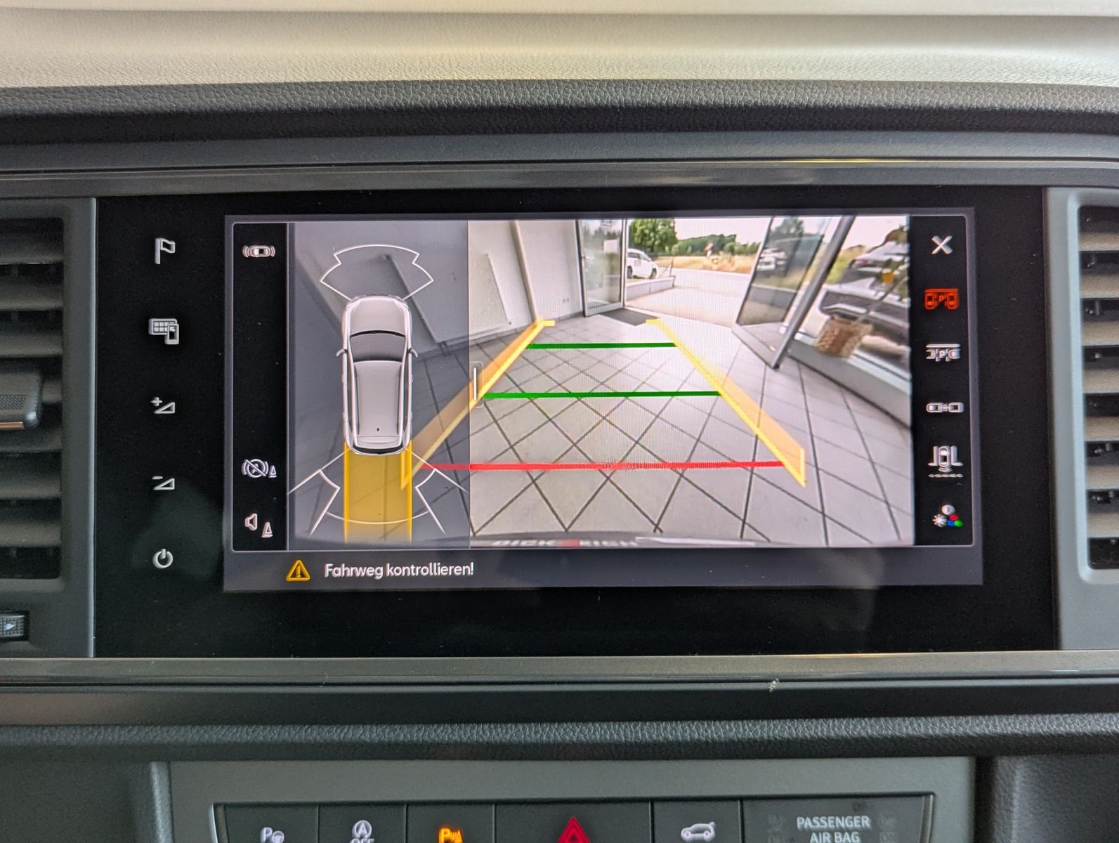 Fahrzeugabbildung CUPRA Ateca 1.5 TSI DSG Business-Plus AHK-Vorb. 19"