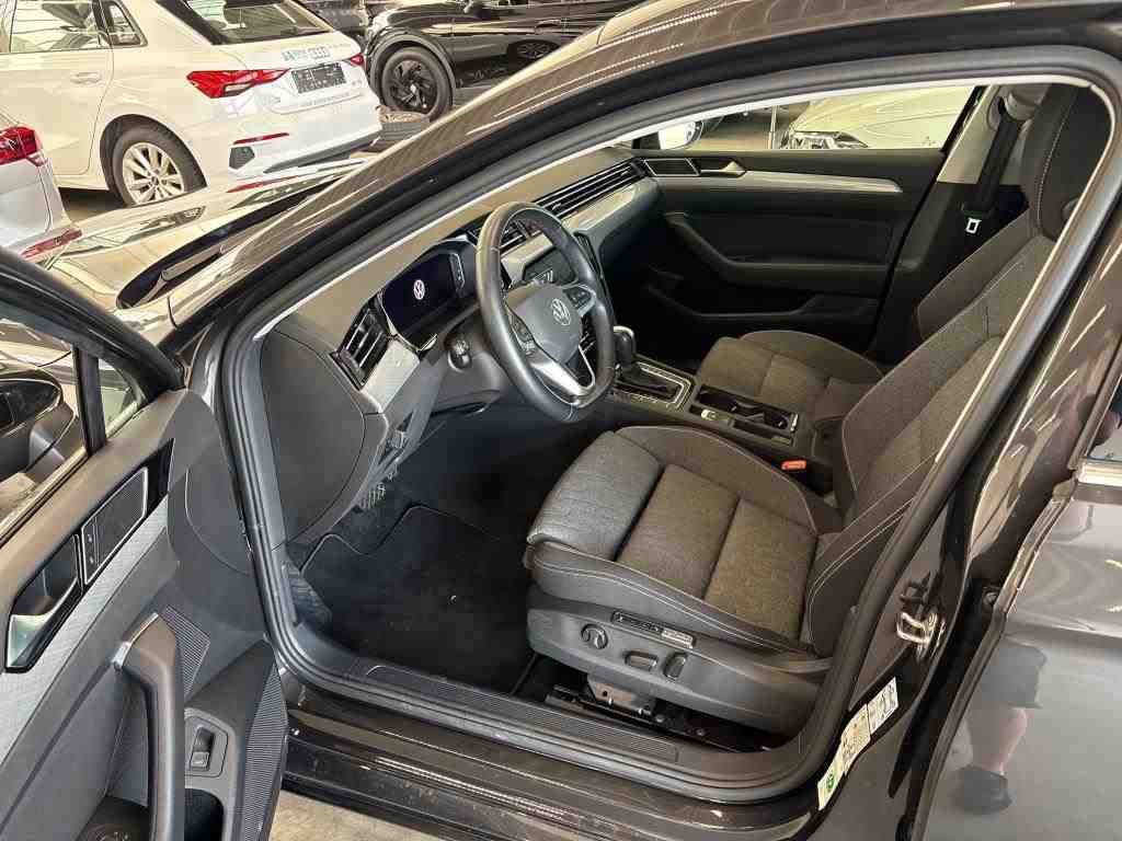 Volkswagen Passat Variant - Bild 8
