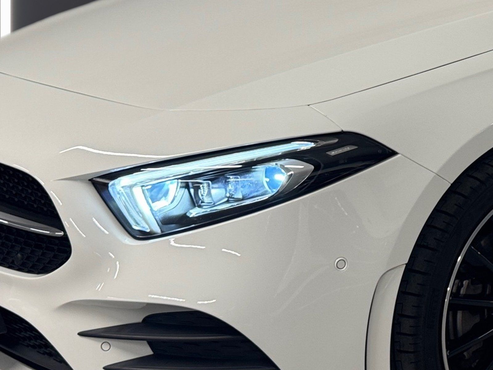 Fahrzeugabbildung Mercedes-Benz A 250 e AMG*DISTRONIC*MULTIBEAM*AHK*Pano-Dach