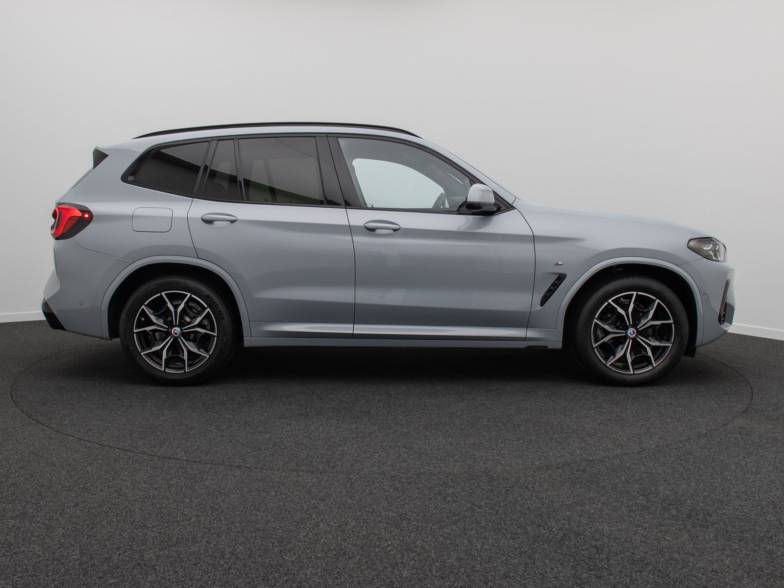 Fahrzeugabbildung BMW X3 xD20d M Sport HUD DAB H/K AHK Komfort 19Zoll