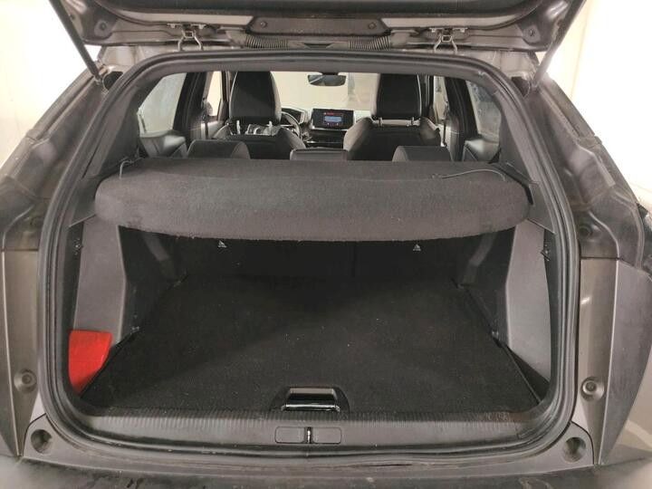 Fahrzeugabbildung Peugeot 2008 GT 8-AUTOMATIK GRA NAVI PDC 1.HAND