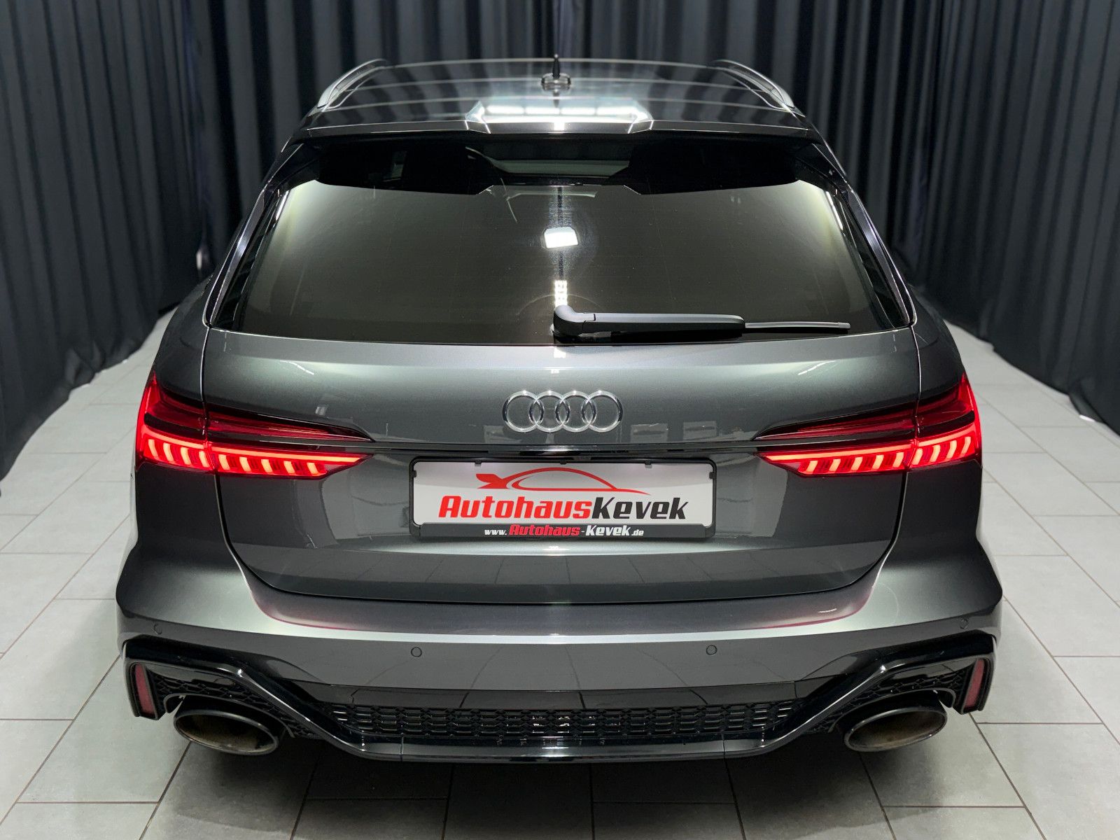 Fahrzeugabbildung Audi RS6 Avant 4.0 TFSI quattro |KERAMIK|B/O