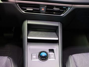 Fahrzeugverkauf 20 Volkswagen Tiguan 1.5 eTSI AHK Pano StHz 19 Zoll