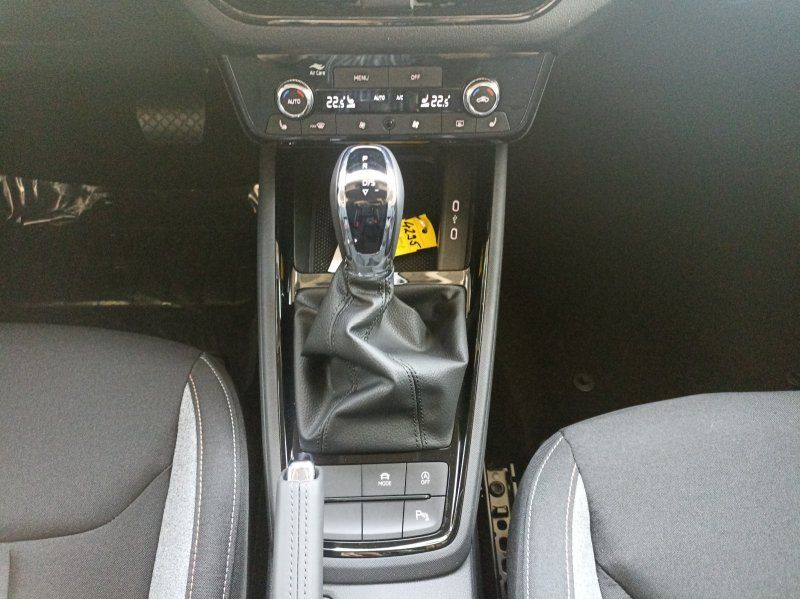 Fahrzeugabbildung SKODA Kamiq 1.0 TSI DSG Selection