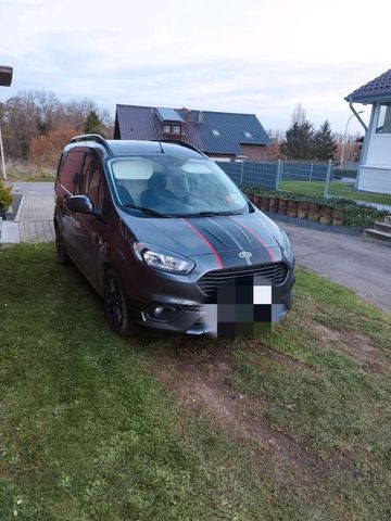 Ford Transit Courier Sport Edition