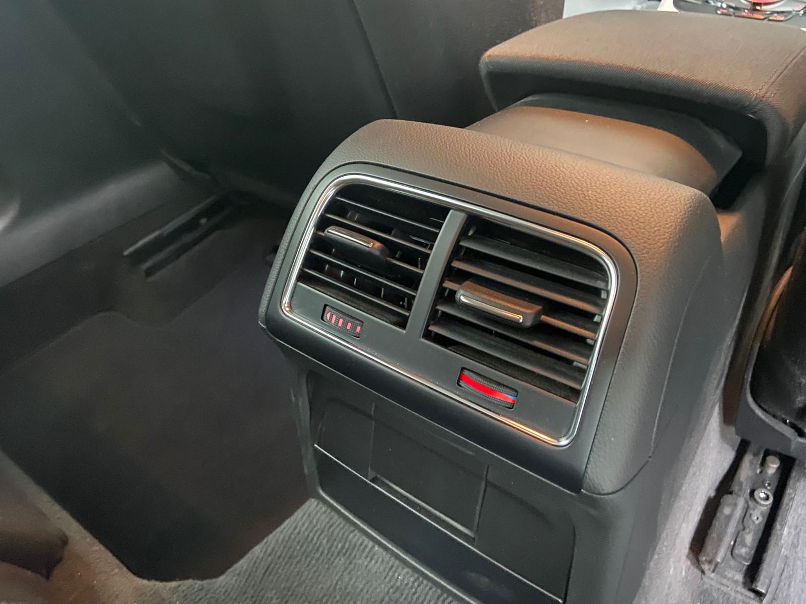 Audi A4 2010 — photo 27