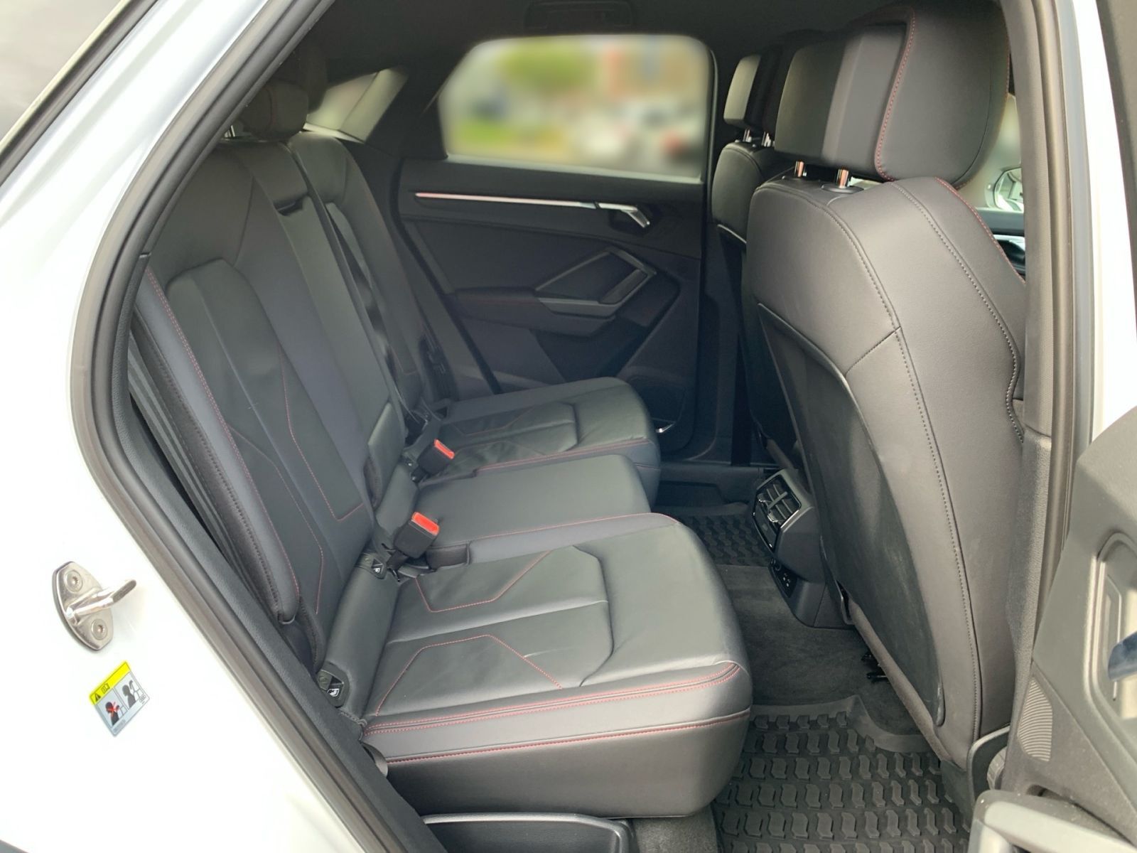 Fahrzeugabbildung Audi Q3 Sportback 45 2.0 TFSI quattro S line Aut.