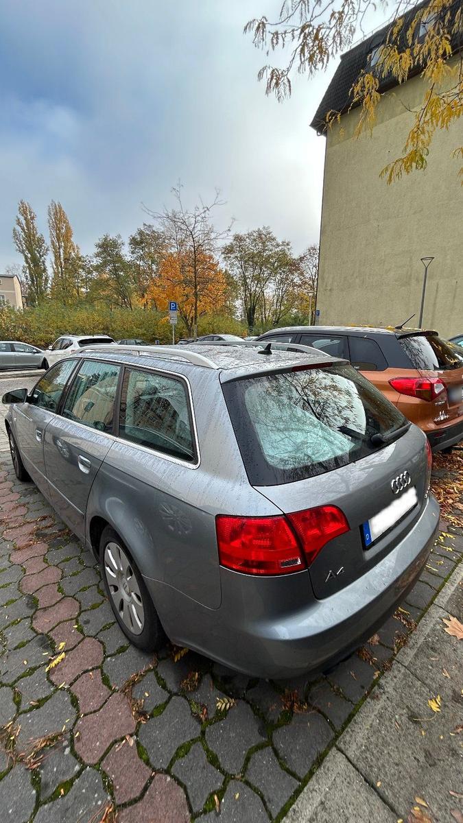 Audi A4 2006 — rear view