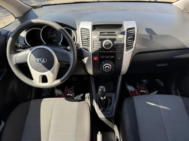 KIA Venga — Foto 18