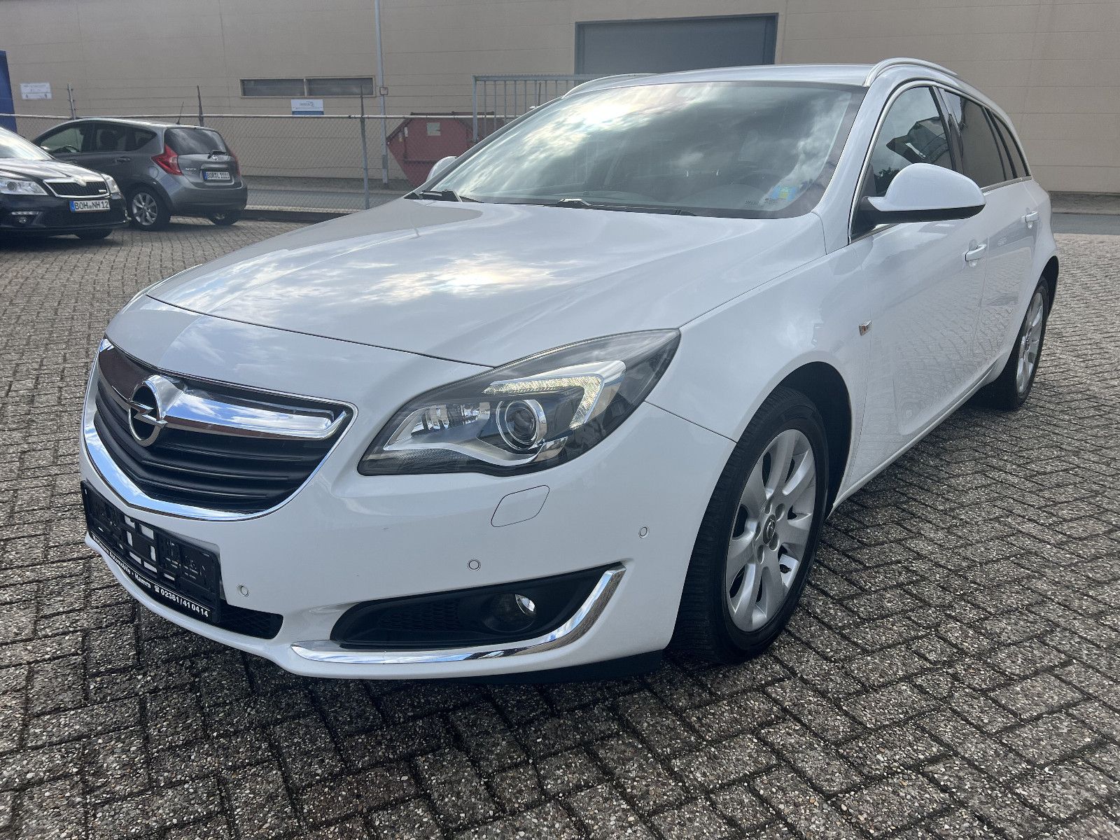 Opel Insignia - 1