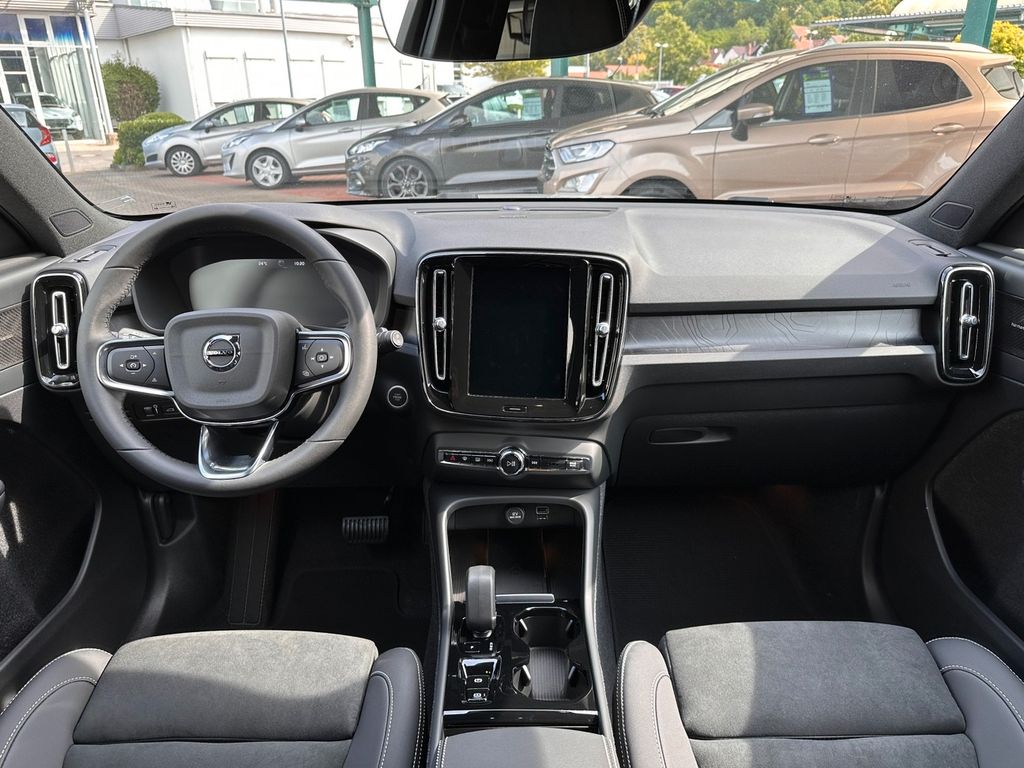 Volvo XC40 T5 Recharge Ultimate Dark *ACC*Glasdach*LM