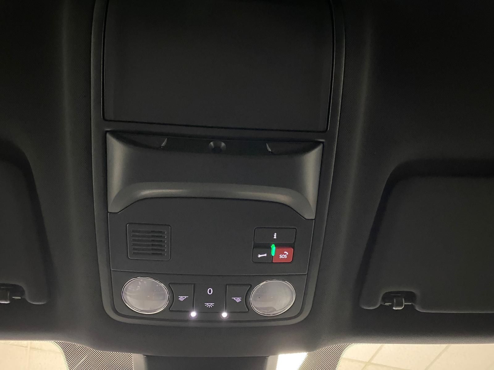 Fahrzeugabbildung SKODA Karoq 1.5 TSI SPORTLINE+MATRIX+ACC+AHK+APP+RFK++