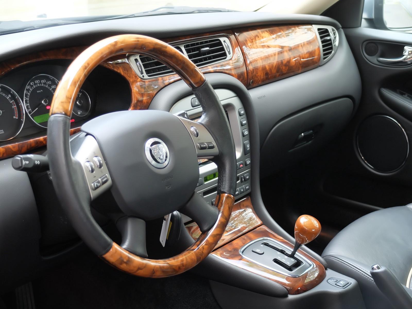 JAGUAR X-TYPE 3.0 V6 230ch 4X4 - CUIR - BVA - GPS - XÉNON - SIÈGES CHAUFFANTS - 75000 Km