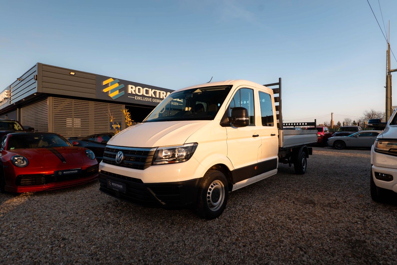 Fahrzeugabbildung Volkswagen Crafter Pritsche 35 DOKA lang FWD 7 Sitze 19%