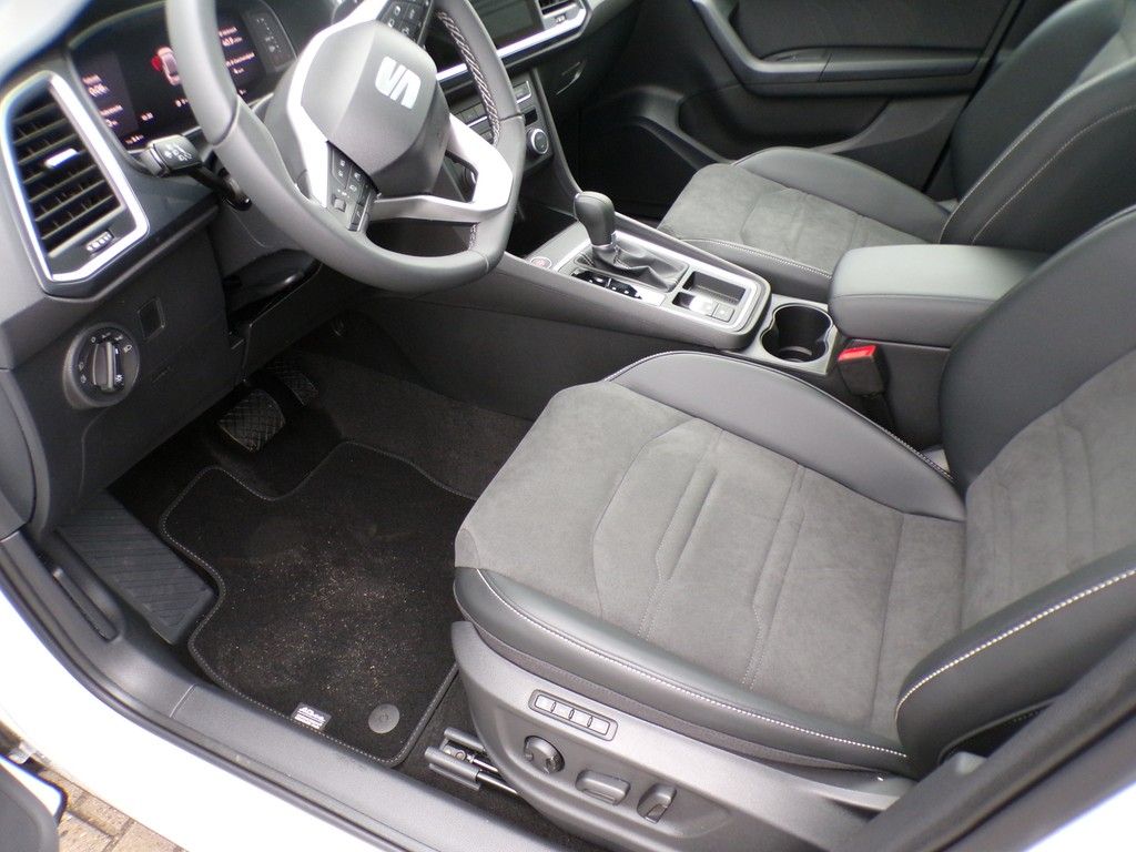 Fahrzeugabbildung SEAT Ateca  1.5 TSI DSG Style