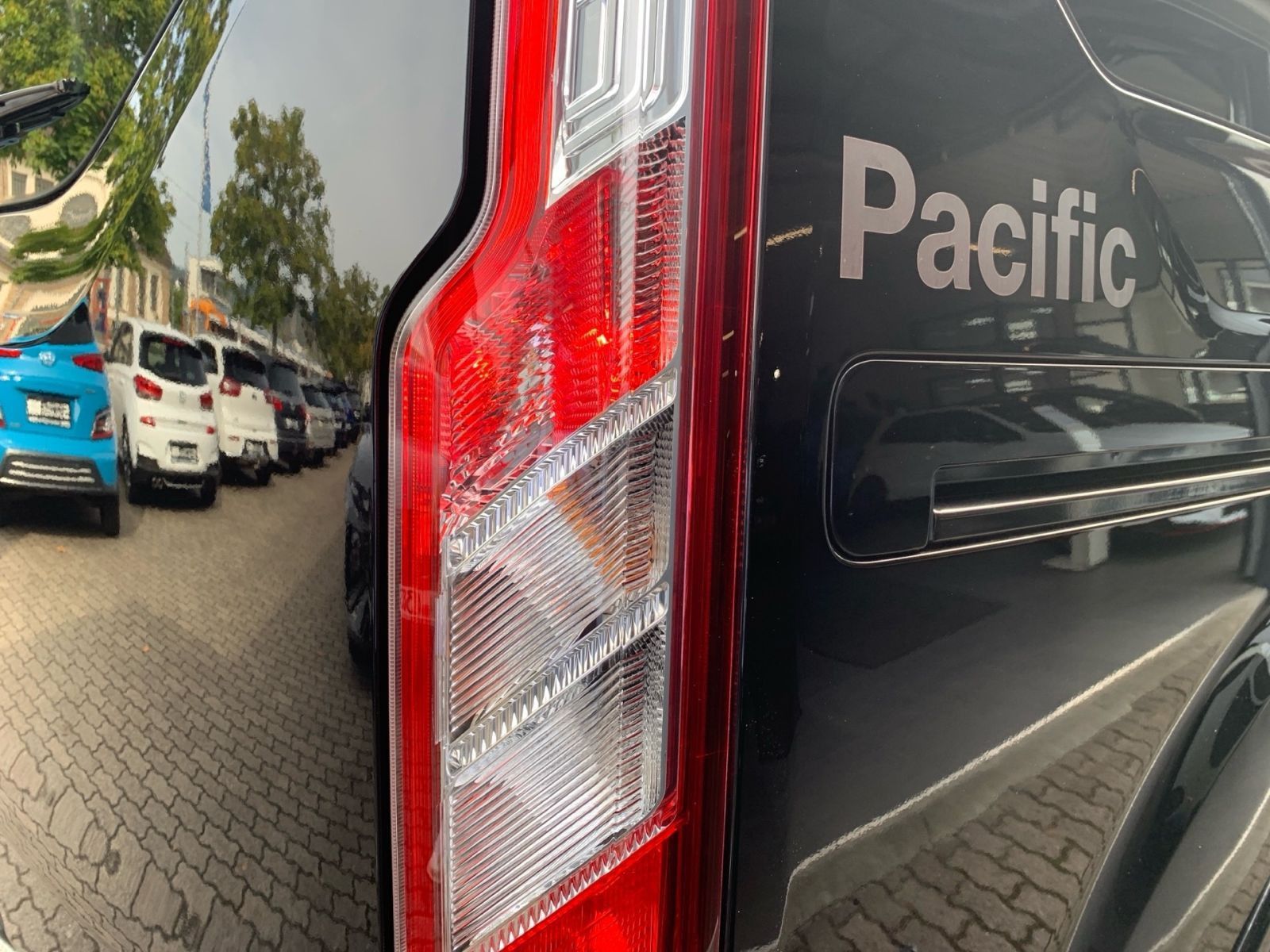 Fahrzeugabbildung Ford Tourneo Custom 2.0 TDCi 185PS Titanium Camper +