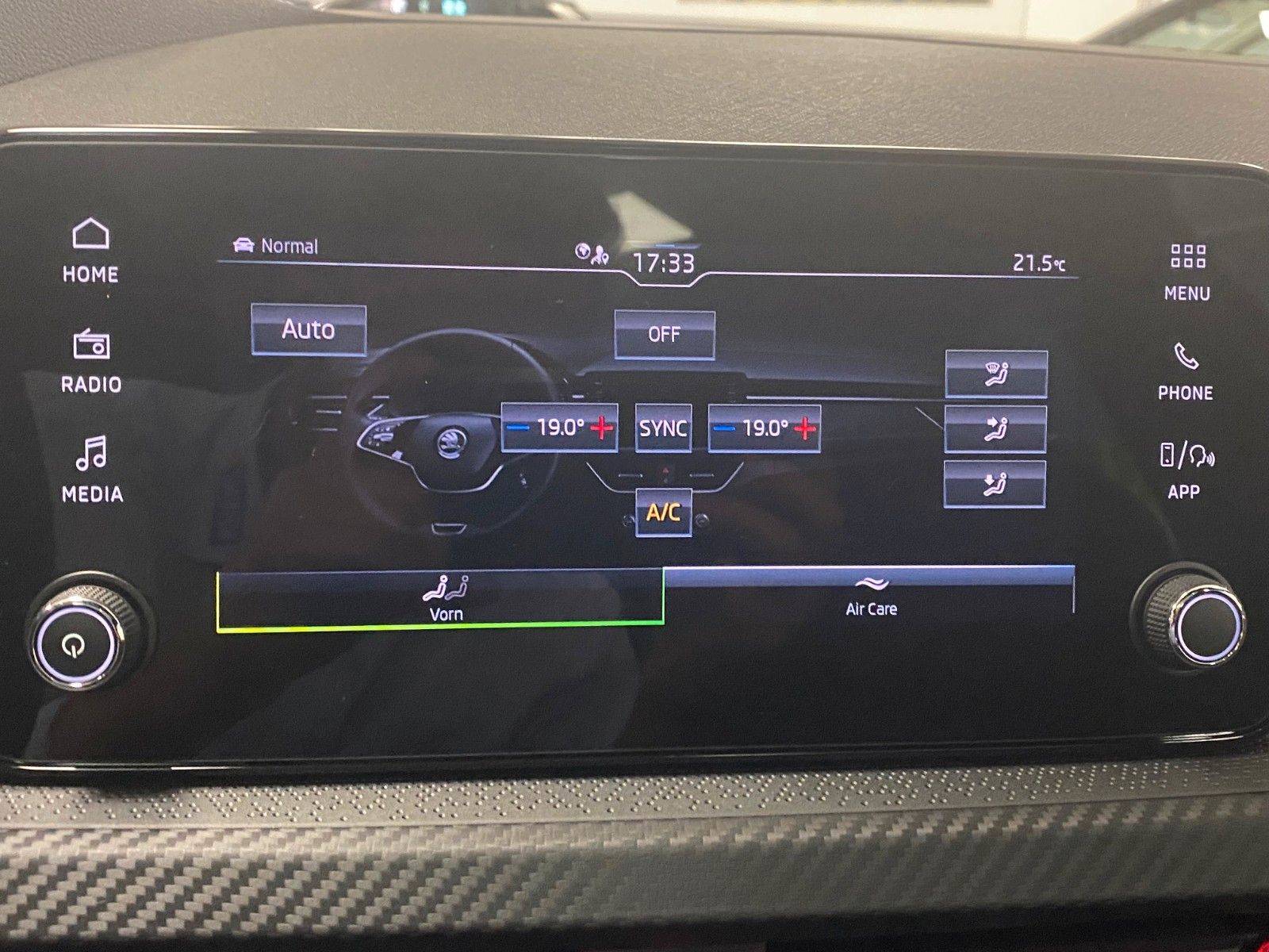 Fahrzeugabbildung SKODA Kamiq 1.0 TSI DSG Monte Carlo+MATRIX+PANORAMA+BC
