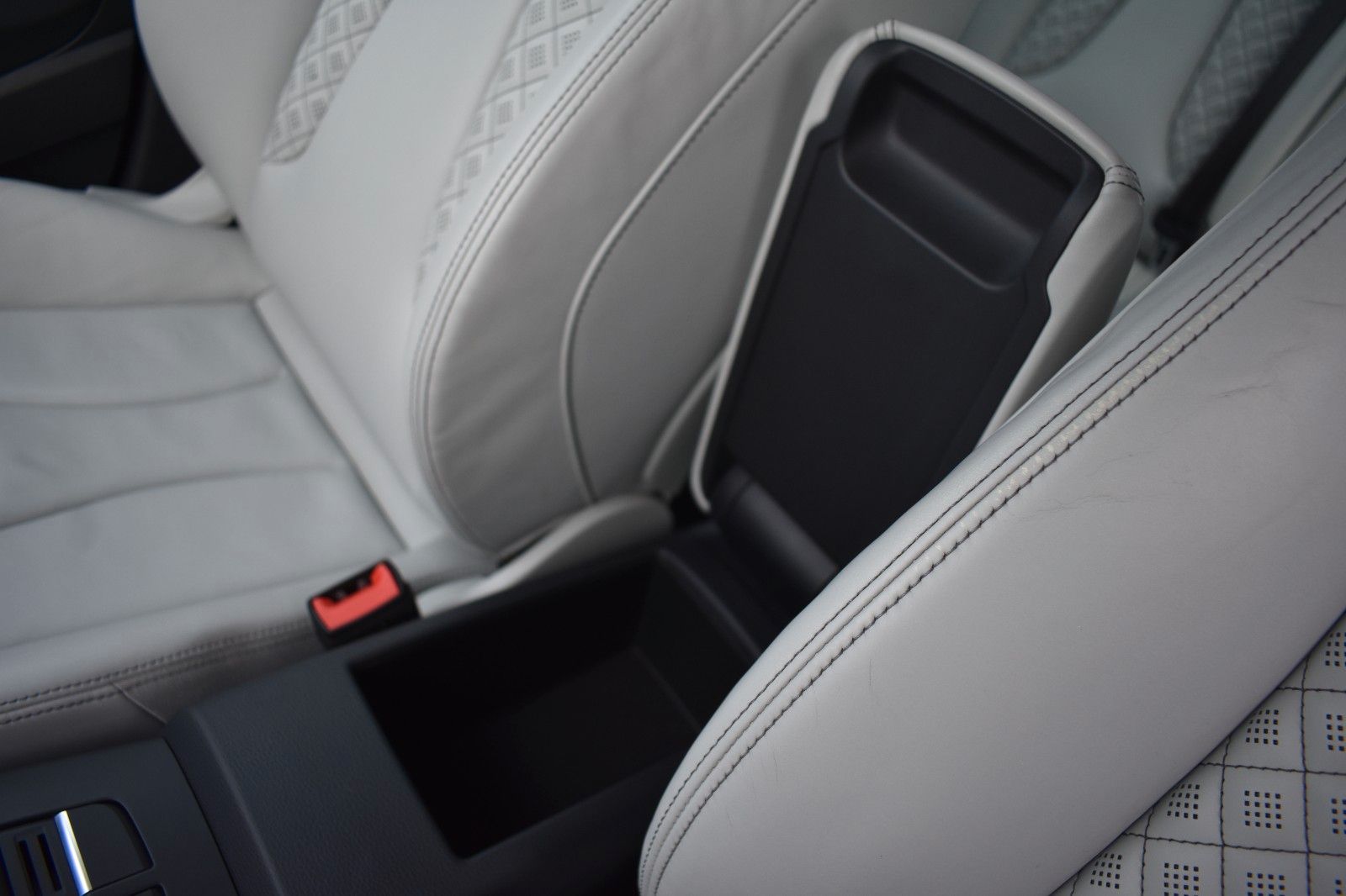 Fahrzeugabbildung Audi RS3 Sportback 2.5 TFSI quattro Keyles RS sitze