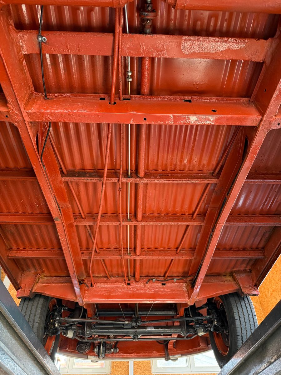 Fahrzeugabbildung Volkswagen T1 Samba 9-Sitzer Faltdach mit Panoramafenstern
